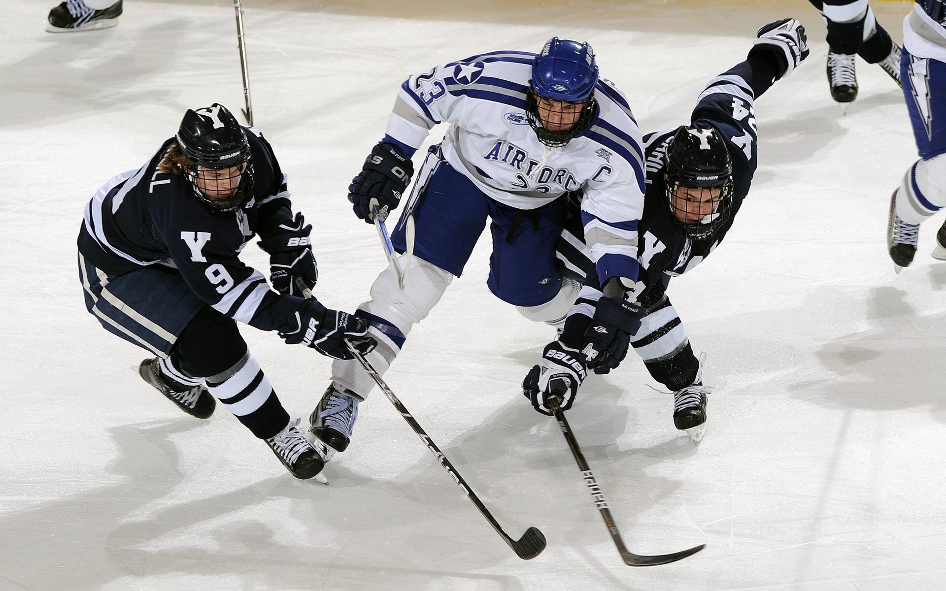 英超青训心理适应训练促进高压比赛中的表现稳定
