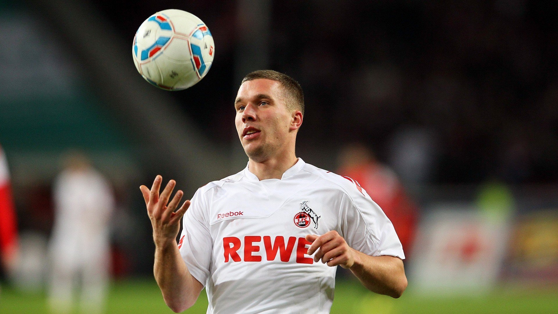 乐鱼体育app官网-五大联赛是否通过边后卫组织权上提改善控球出球节奏，五大联赛后面是什么